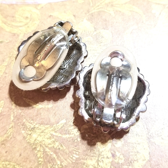 VTG Oscar de la Renta Floral Spray Clip on Earrings White Gold Plated - Picture 5 of 8